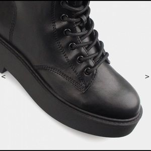 Heel boots